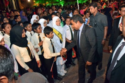 ރައްޔިތުން ދެންނެވި ހޫނު މަރުހަބާއަށް ރައީސް ޝުކުރު ދަންނަވައިފި