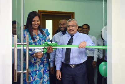 އިސްލާމިކް ޔުނިވާސިޓީގެ ވެބްސައިޓު އިފްތިތާހުކޮށް، ލައިބްރަރީ އަލުން ހުޅުވައިފި