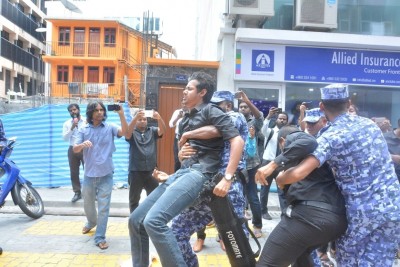 "ހަން މުށިން ޖަހައިގެން މި ޒަމާނުގައި ނޫސްވެރިން މައިތިރިއެއް ނުކުރެވޭނެ"
