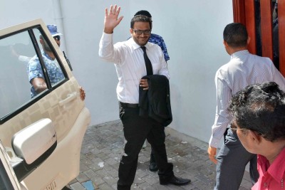 އިންސާފުން އެއްކިބާވެ ޝަރީއަތްތައް ދަނީ ވަކި ދިމާލަކަށް: އަދީބު