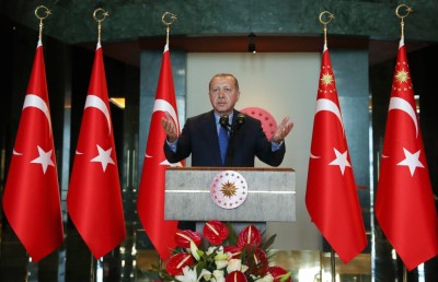 އެމެރިކާގައި އުފައްދާ އިލެކްޓްރޯނިކްސް މުދާ ތުރުކީން ބޮއިކޮޓް ކުރަނީ