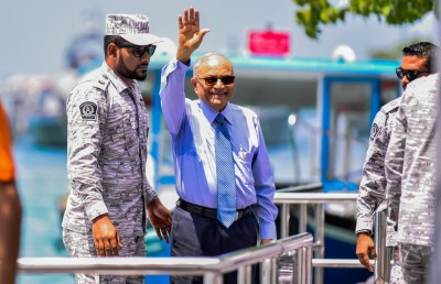 މައުމޫންގެ ހާލުކޮޅު ގޯސްވެ، ޖަލަށް ޑޮކްޓަރެއް ގެންދަނީ