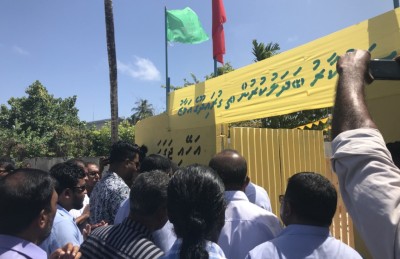 ކެމްޕޭނަށް ފުލުހުން ދަނީ ހުރަސް އަޅަމުން: އެމްޑީޕީ