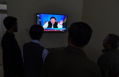 ޕާކިސްތާނުގެ އިސްވެރިން ފަސްޓް ކްލާހުގައި ދަތުރުކުރުން މަނާކޮށްފި