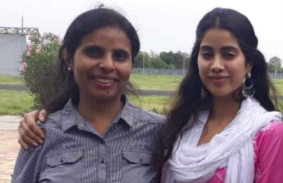 ޖާންވީ ކަޕޫރް ޕައިލެޓެއްގެ ރޯލަށް