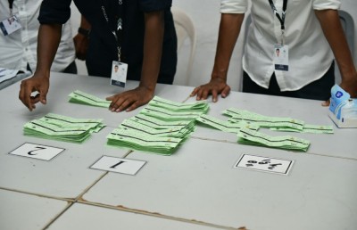 ގުނުމުގެ ކުރިން ވޯޓު ކަރުދާހުގެ ސައްހަކަން ބެލުމާ ދެކޮޅު!