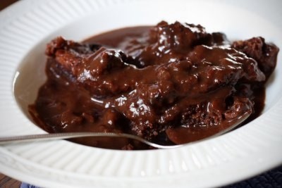 ސަން ބަދިގެ: ޗޮކްލެޓް ޕުޑިން ފަޖް ކޭކް