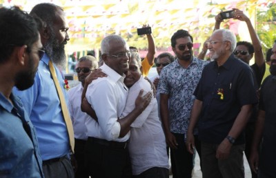 އިބޫގެ އުފަން ރަށުން ލޯތްބާއި ކުލުނުގެ އެއް ގަޑިއިރު