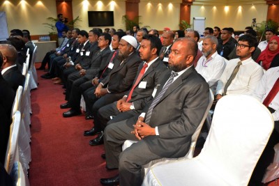 އަތޮޅުތަކުގެ ކޯޓުތަކަށް 44 މެޖިސްޓްރޭޓުން ހޯދަން އިއުލާނުކޮށްފި