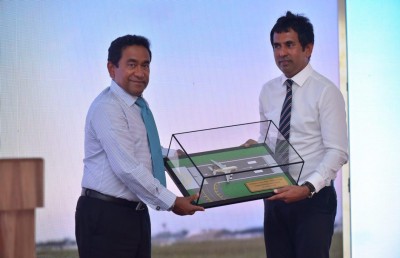 ތާރީޚީ ދުވަހެއް، އާ ރަންވޭއަށް ފުރަތަމަ ބޯޓު ޖައްސައިފި