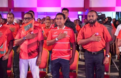 މި ފެނުނީ އިހުލާސްތެރިން ދޫކޮށް ގޮތް ނޭނގޭ މީހުންނަށް އިތުބާރުކުރުމުގެ ނަތީޖާ: ރިޔާޒް