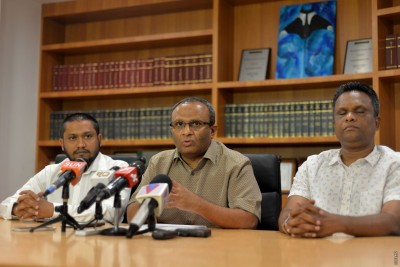 ނާޒިމް ދިރިއުޅުއްވި އެޕާޓްމަންޓުން ފެނުނުކަމަށް ބުނާ ފިސްތޯލައިން އަދީބުގެ ޑީއެންއޭ ފެނުނު: ސުއޫދު