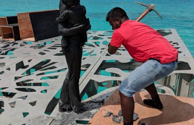 ސިއްރު ފެންފުށީގައި ބެހެއްޓި ބުދުތައް ފުލުހުން ނަގައިފި