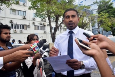 ރައީސް މަގާމުގެ ނުފޫޒު ބޭނުން ކުރެއްވި ކަމަށް ބުނާ މައްސަލައެއް ފުލުހުންނަށް ހުށަހަޅައިފި