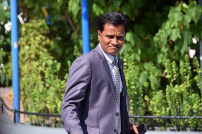 އިއުލާނު ނުކޮށް ރަށްތައް ދޫކުރަން ވޯޓު ނުދިނުމަށް މައުމޫން ގޮވާލެއްވުމުން އުމަރު ތާއީދުކޮށްފި