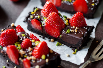 ސަން ބަދިގެ: ސްޓޯބެރީ ޗޮކުލެޓް ޓާޓް