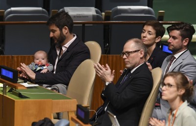 ނިއު ޒީލެންޑުގެ ބޮޑު ވަޒީރު ތުއްތު ދަރިފުޅާ އެކު އދ. މަޖިލިސްގައި