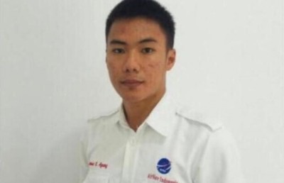 ބިންހެލުމުގައި މަތިންދާ ބޯޓެއް ފުރުވާލަން އެހީވި އެއާ ޓްރެފިކް ކޮންޓްރޯލަރު މަރުވެއްޖެ