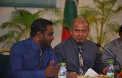 ރައީސް ވެސް މުޒާހަރާއަށް، ވިދާޅުވީ އިލެކްޝަންސް ކޮމިޝަނަށް ވަނީ ނުފޫޒު ވަދެފައި ކަމަށް