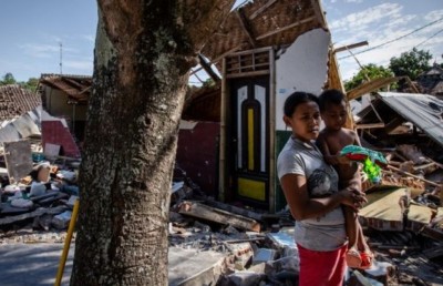 އިންޑޮނީޝިއާ އަށް އައި ބާރުގަދަ ބިންހެލުމާ އެކު ސުނާމީގެ އިންޒާރުދީފި