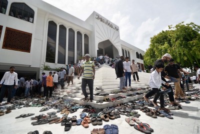 އަޅުކަމުގެ ސީޒަނެއް ނުނިމޭ!