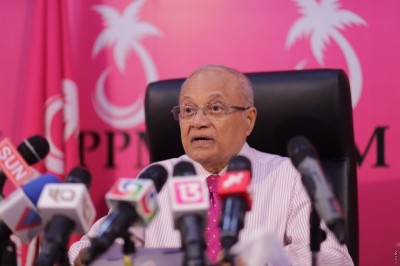 ޕީޕީއެމް ޕީޖީ ގްރޫޕްގެ ޔައުމިއްޔާތައް ފޮނުވައިދިނުމަށް މައުމޫން އެދިވަޑައިގެންފި