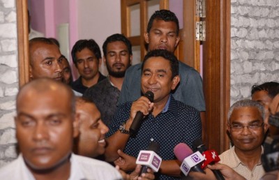 ރައީސް ވެސް މުޒާހަރާއަށް، ވިދާޅުވީ އިލެކްޝަންސް ކޮމިޝަނަށް ވަނީ ނުފޫޒު ވަދެފައި ކަމަށް