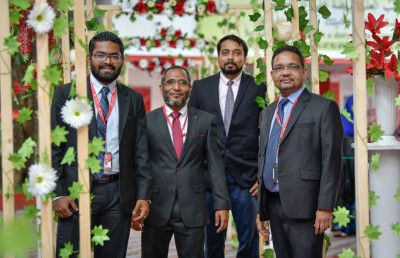 ޓީޗަރުންނަށް އޮތް ލޯބި ބަންޑުންކޮށްލައިފި