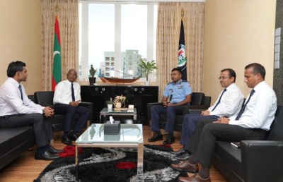 އިބޫ، ޕޮލިސް ކޮމިޝަނަރު ހަމްދޫނާ ބައްދަލު ކުރައްވައިފި