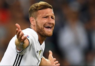 ވެލެންސިއާގެ ޑިފެންޑަރު މުސްތަފީއަށް އާސެނަލުން ކަޅިއަޅަން ފަށައިފި