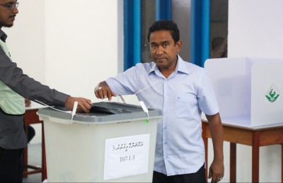 ޖާދޫގެ އަނގޮޓިން ވޯޓު އޮޅުވާލުން ބޮޑު ޖޯކަކަށް!