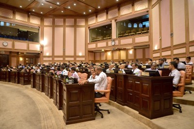 ކައުންސިލުތަކުގެ އުމުރު ފަސް އަހަރަށް ބަދަލު ކުރަން ހުށަހެޅި އިސްލާހު ބަލައިގެންފި