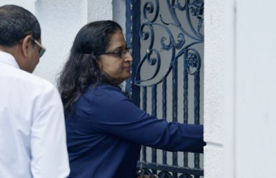 އަނގޮޓި ގެނައީ ޝަރީފް: ވަކީލުން، ސިއްރު ހެއްކާ މެދު ގޮތެއް ނިންމުން މާދަމާ ހެނދުނު