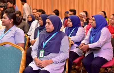 ދިވެހި ޑޮކްޓަރުންނާއި ނަރުހުން މަދީ ކީއްވެގެންކަން އޮޑިޓަކުން