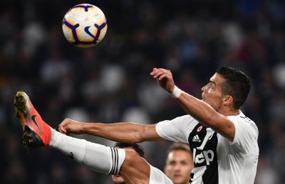 400 ގޯލް ހަމަކުރި ފުރަތަމަ ކުޅުންތެރިޔަކީ ރޮނާލްޑޯ