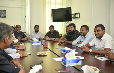 މެމްބަރުންގެ ގޮނޑީގެ މައްސަލައިގެ ބަޔާންތަކުގައި ސޮއިކޮށްފި