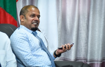 ޝަރީފްގެ ރާގު ބަދަލުވެ، ޕީޕީއެމަށް މަލާމާތް؟!