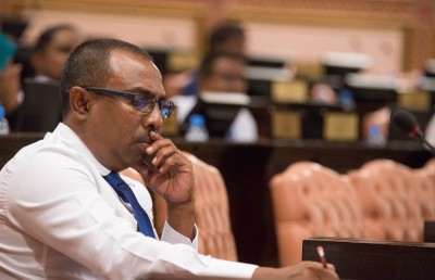 އިބޫ ހުވާކުރައްވާނެ ދުވަހަކާ މެދު މަޖިލީހުގައި ހޫނު ބަހުސްތަކެއް!