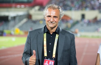 ހާލަތު އޮތީ މެލޭޝިއާ ކޮޅަށް، ރާއްޖޭން ހިތްވަރުކުރި: ކޯޗު