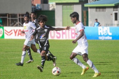 ނޫމާނަށް އަނިޔާވުމުން ދިހަ ކުޅުންތެރިންނާއެކު ކުޅެމުންދިޔަ އީގަލްސްއިން ޓީސީ ހިފަހައްޓައިފި