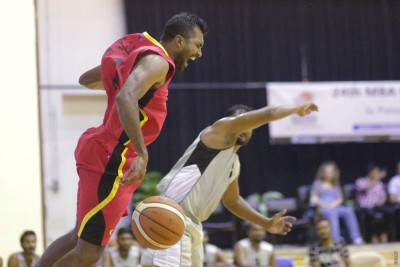 ޓީރެކްސް އަތުން މޮޅުވެ، ރެޑްލައިނުން ތަށި ދިފާއުކޮށްފި