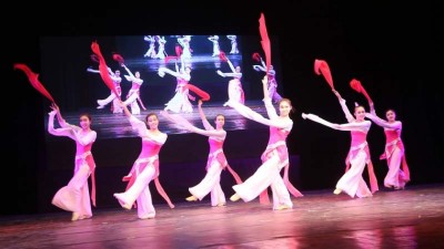 ޗައިނާގެ ސަގާފަތް ދައްކުވައިދޭ މިއުޒިކް ޝޯއެއް އަންނަ ހުކުރު ދުވަހުގެ ރޭ