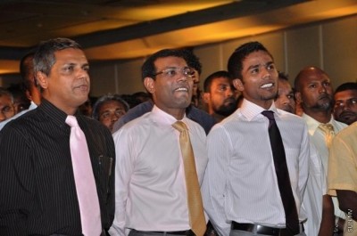 ގާނޫނު އަސާސީ ފުރަތަމަ މުގުރާލެއްވީ ރައީސް ނަޝީދު: އަލްހާން