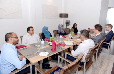 އޮސްޓްރޭލިއާ ސަފީރު އެލުމްނައިގެ ހިންގާ ކޮމެޓީއާ ބައްދަލުކޮށްފި