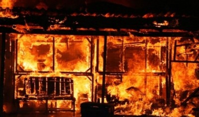 އަލިފާނުގެ ހާދިސާއެއްގައި ލަންކާގެ 100 އަށްވުރެ ގިނަ ފިހާރަ އަނދައި ހުލިވެއްޖެ