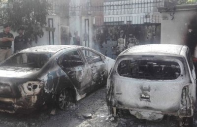 ކަރާޗީގައި ހުންނަ ޗައިނާ ކޮންސިއުލޭޓަށް ހަމަލާދީ ހަތަރު މީހުން މަރާލައިފި