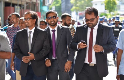 އަދީބާއި ހުސެއިން ވަހީދުގެ ރޭވުމަކީ ނާޒިމްގެ ސިޔާސީ ހަޔާތް ބަރުބާދުކުރުން: ވަކީލް
