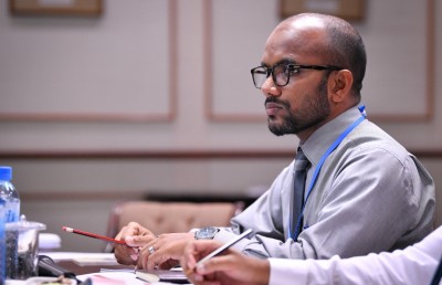 ޗައިނާ އިން މަޝްރޫއުތައް ހިންގަނީ މާ އަގު ބޮޑުކޮށް: އަމީރު