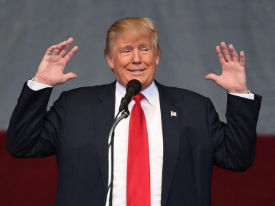 ރަނގަޅު މީހަކަށް ވާނެ ކަމަށް ވިދާޅުވެ، ކުރެވިފައިވާ ކަންކަމަށް ޓްރަމްޕް މައާފަށް އެދިވަޑައިގެންފި