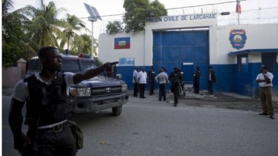 ހެއިޓީގެ ޖަލަކުން 170 އަށް ވުރެ ގިނަ ގައިދީން ފިލައިފި